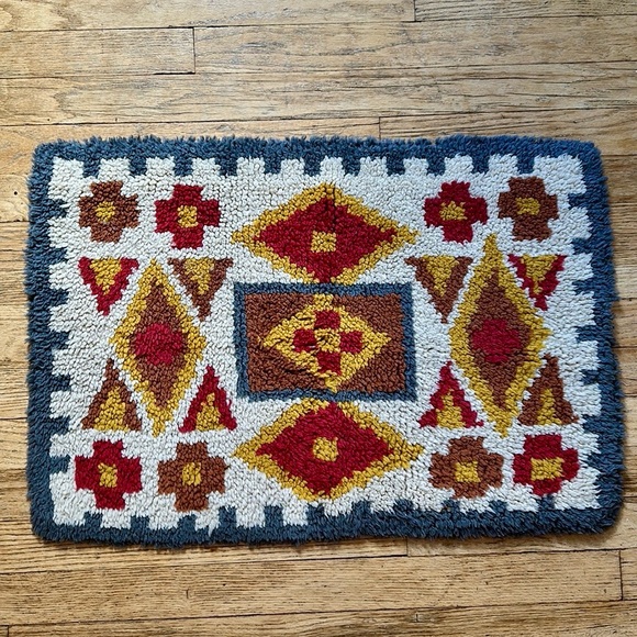 Vintage Latch Hook Aztec Rug - Picture 1 of 4